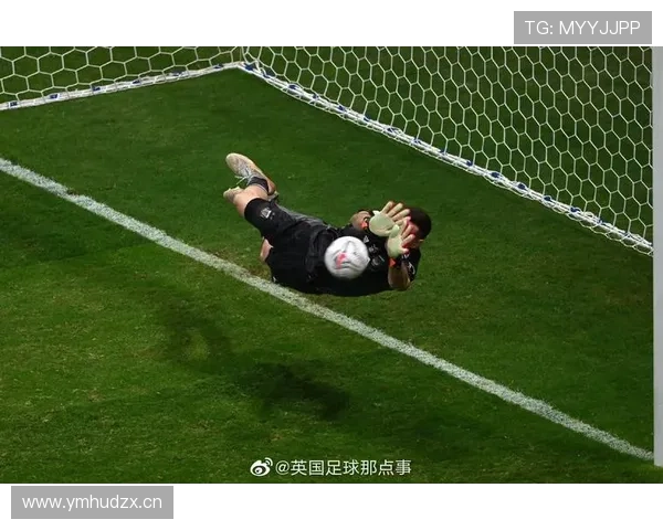 马丁内斯近期扑救表现稳健,多次关键救险展现顶级门将水准 马丁内斯近期扑救表现稳健,多次关键救险展现顶级门将水准