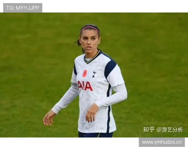 亚历克斯·摩根在家喝蛋白粉的样子，像极了我在奶茶店点全糖