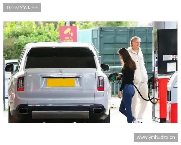 哈兰德训练完顺手买了辆超跑，说是为了省油